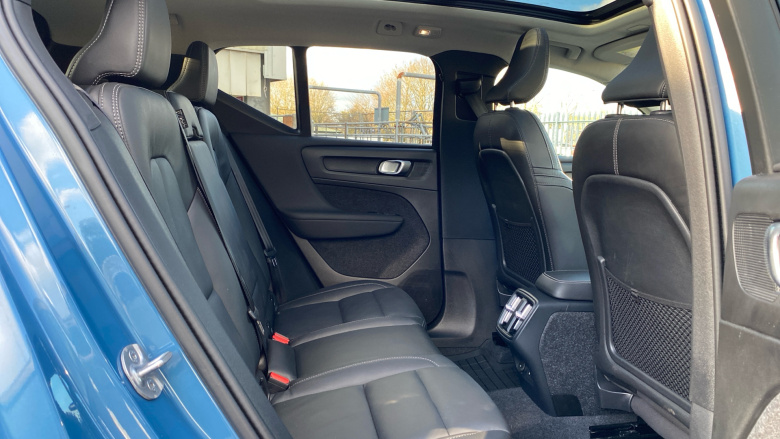 Volvo XC40 2.0 B3P Ultra Dark 5dr Auto Petrol Estate